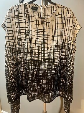 Black & White Abstract Print Short Sleeve Top